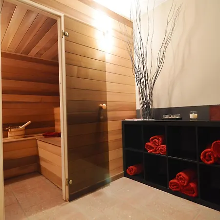 In With Sauna * Cetturu